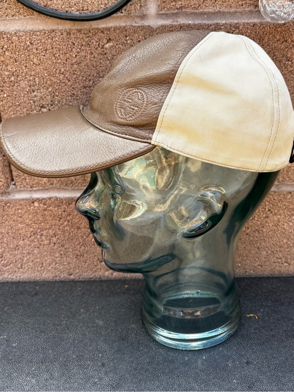 Gucci Interlocking G Baseball Cap Leather Two Tone Size Small